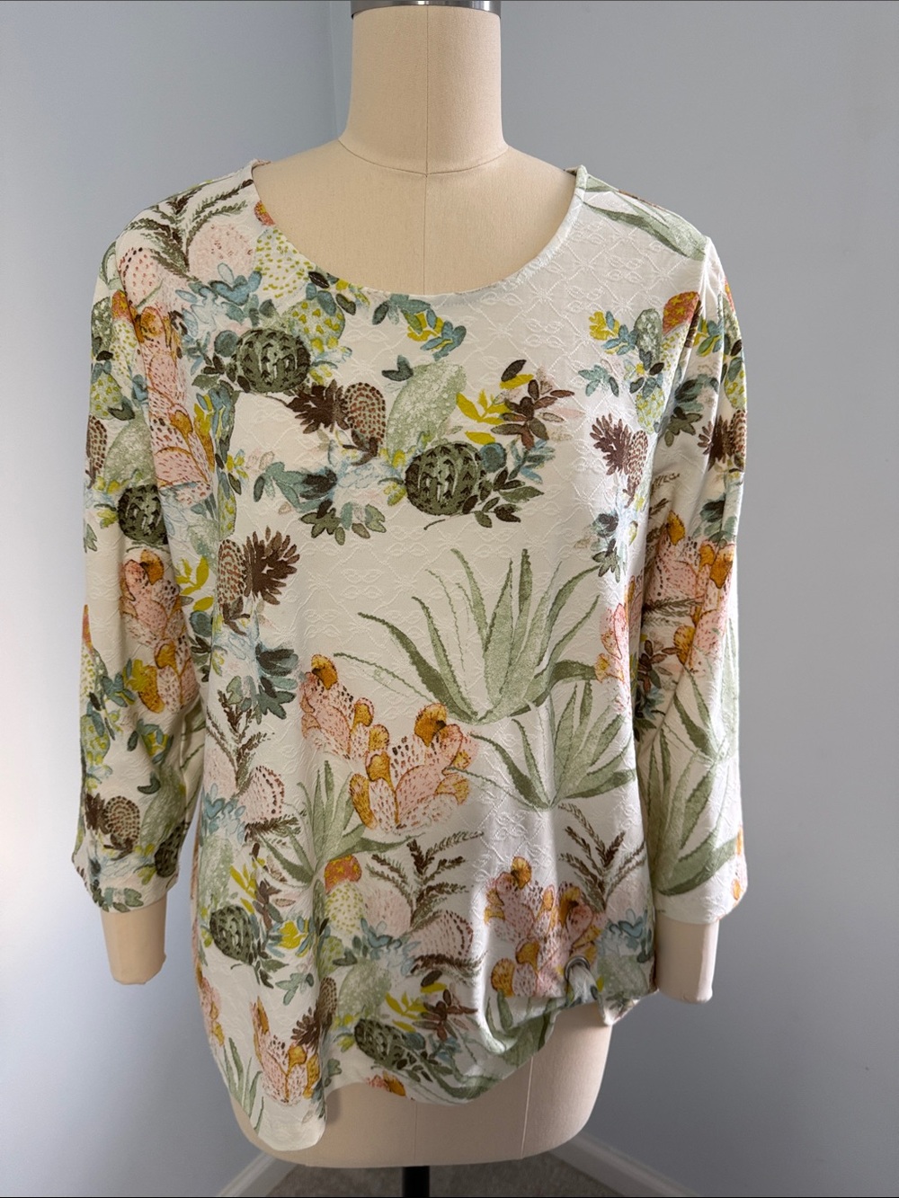 Chico’s Women’s Floral Pullover Top  White Multi SZ2 Chico’s (L/12)